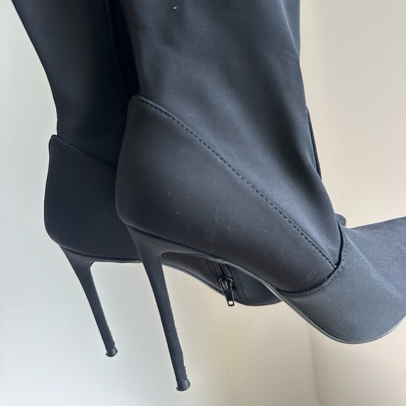 Heeled boots - Picture 2 of 6